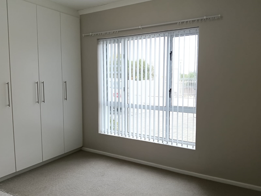 To Let 3 Bedroom Property for Rent in Sandbaai Western Cape